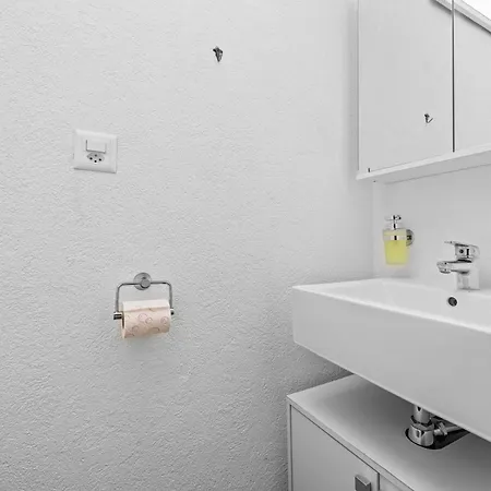 Valaisia 17b - 4 Pers - Centre Station