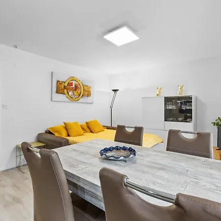 Valaisia 17b - 4 Pers - Centre Station Apartment